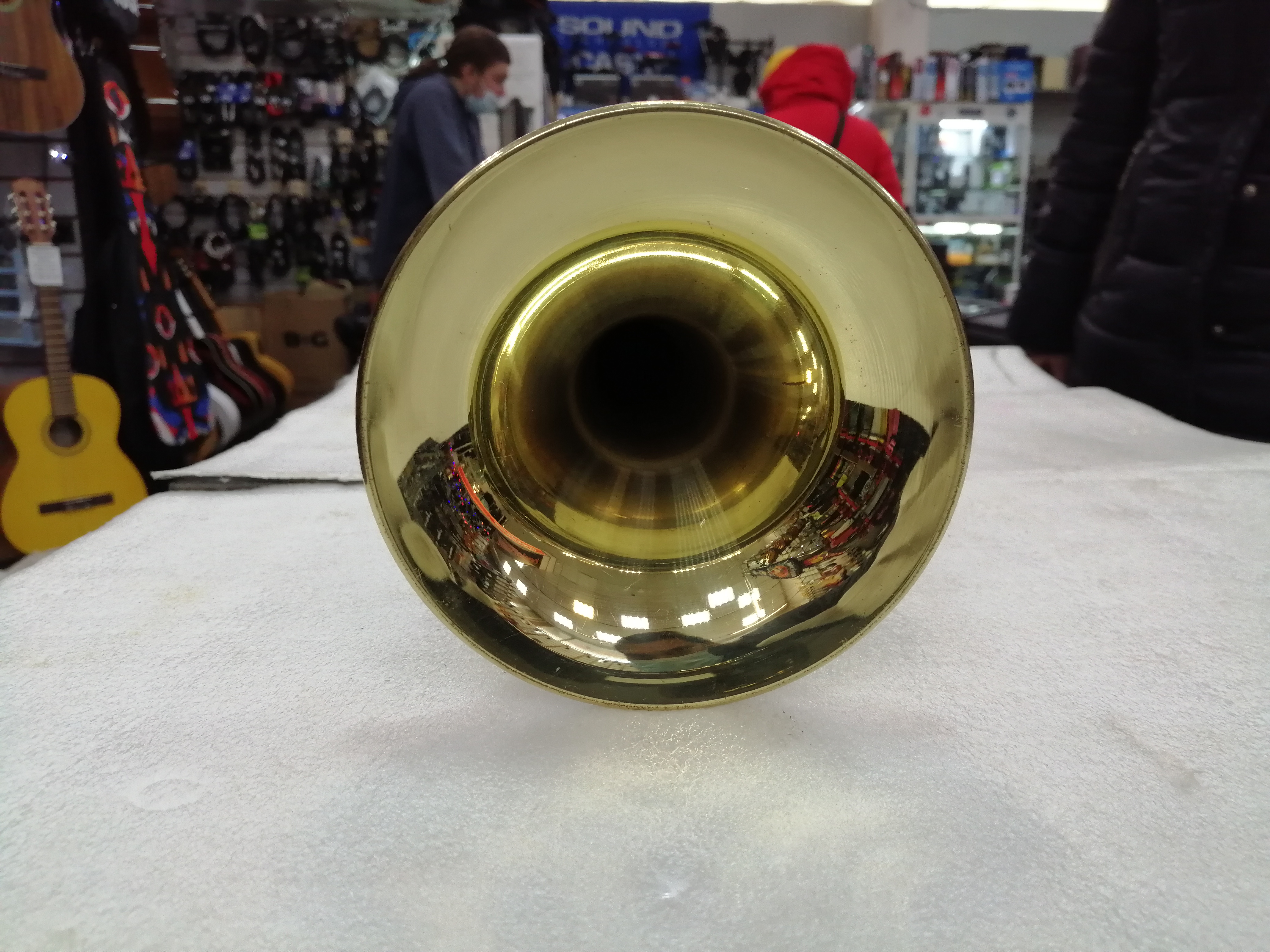 YAMAHA YTR-2321 Труба Б/У,s/n 008059, золотой + чехол, мундштук Изображение YAMAHA YTR-2321 Труба Б/У,s/n 008059, золотой + чехол, мундштук