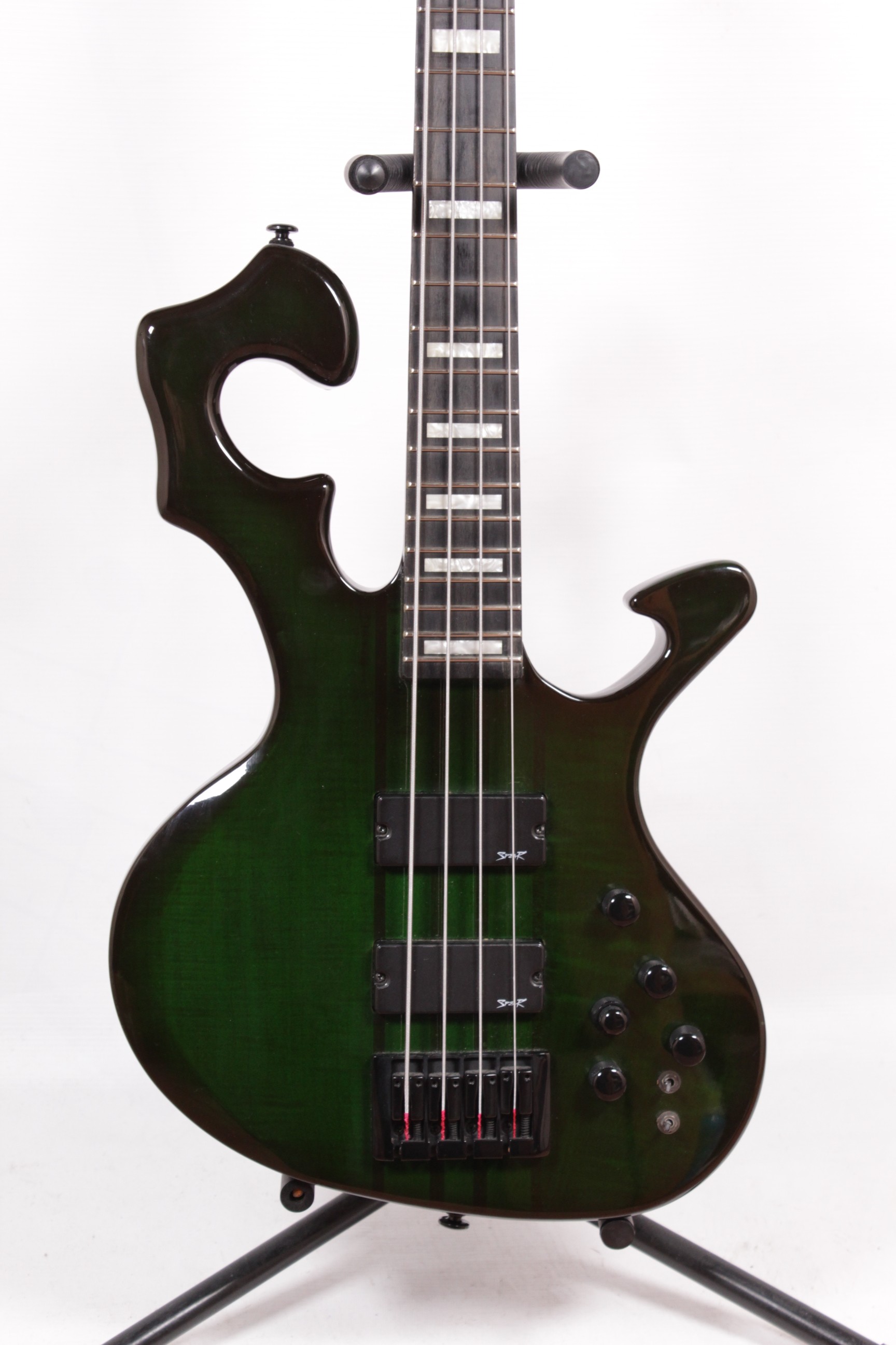 SPEAR S-1 Bass Бас-гитара Б/У, sn: W112040183, темно-зеленый, сквозной гриф, накладка из черного дер Изображение SPEAR S-1 Bass Бас-гитара Б/У, sn: W112040183, темно-зеленый, сквозной гриф, накладка из черного дер