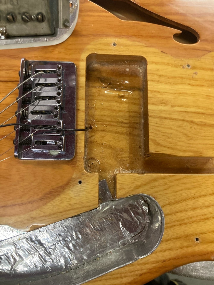 Fender Telecaster Thinline USA 1974, Электрогитара Б/У, s/n 561528, HH, цвет натуральный Изображение Fender Telecaster Thinline USA 1974, Электрогитара Б/У, s/n 561528, HH, цвет натуральный