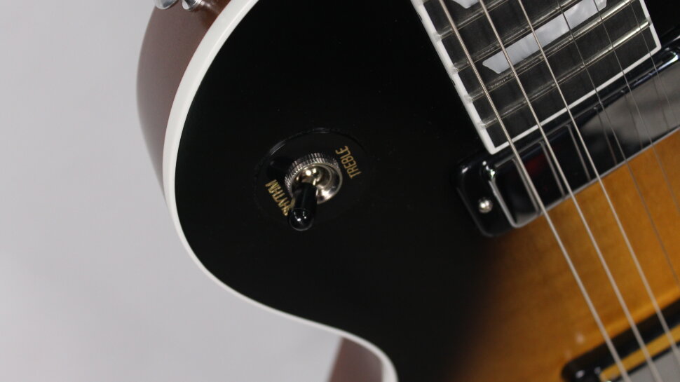 GIBSON Les Paul Deluxe Player Plus 2018 Электрогитара Б/У,s\n:180031693, +кейс, Sunburst Изображение GIBSON Les Paul Deluxe Player Plus 2018 Электрогитара Б/У,s\n:180031693, +кейс, Sunburst