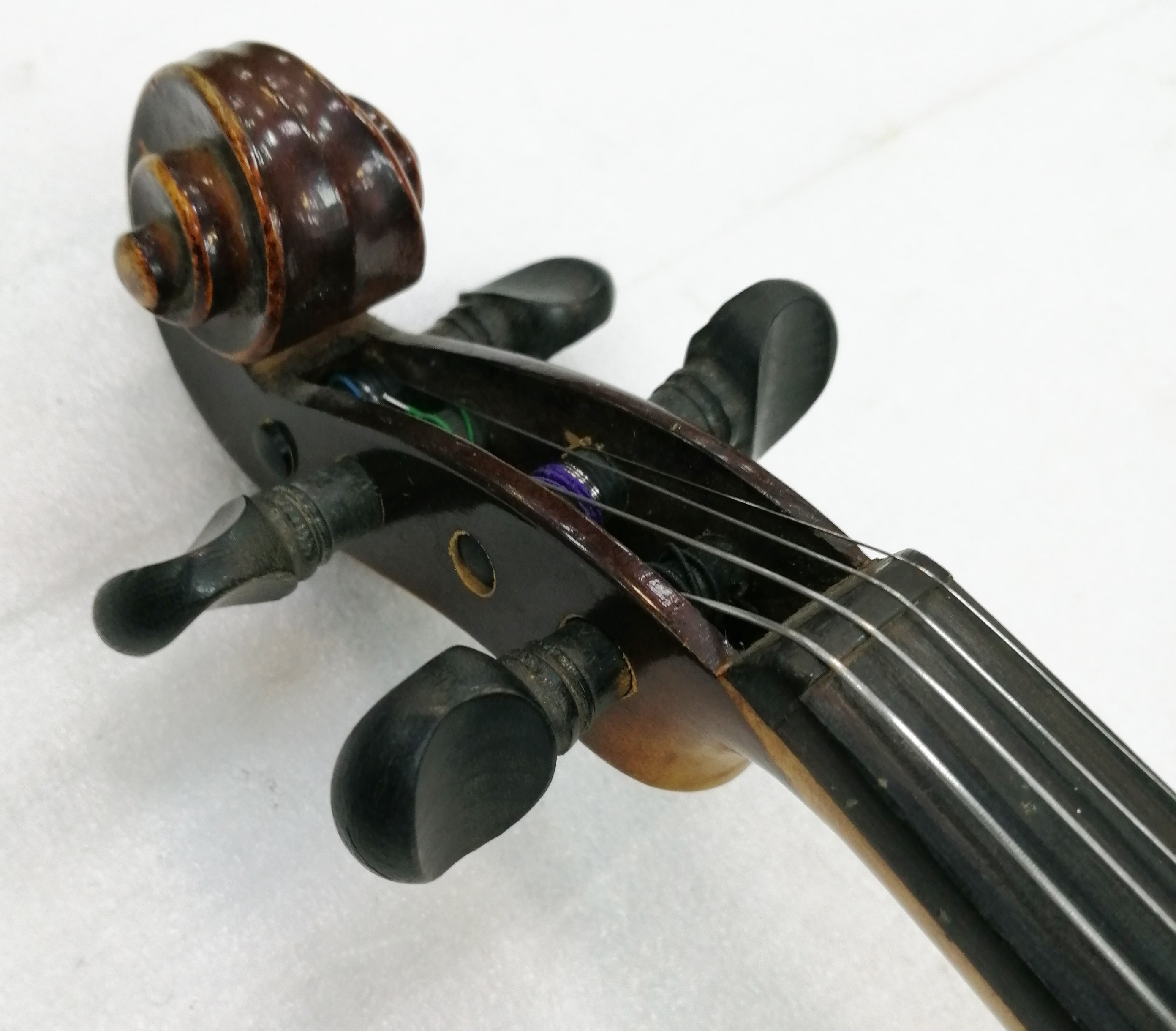 SUZUKI VIOLIN №103, Скрипка б/у 1/4, 1966 Япония Изображение SUZUKI VIOLIN №103, Скрипка б/у 1/4, 1966 Япония