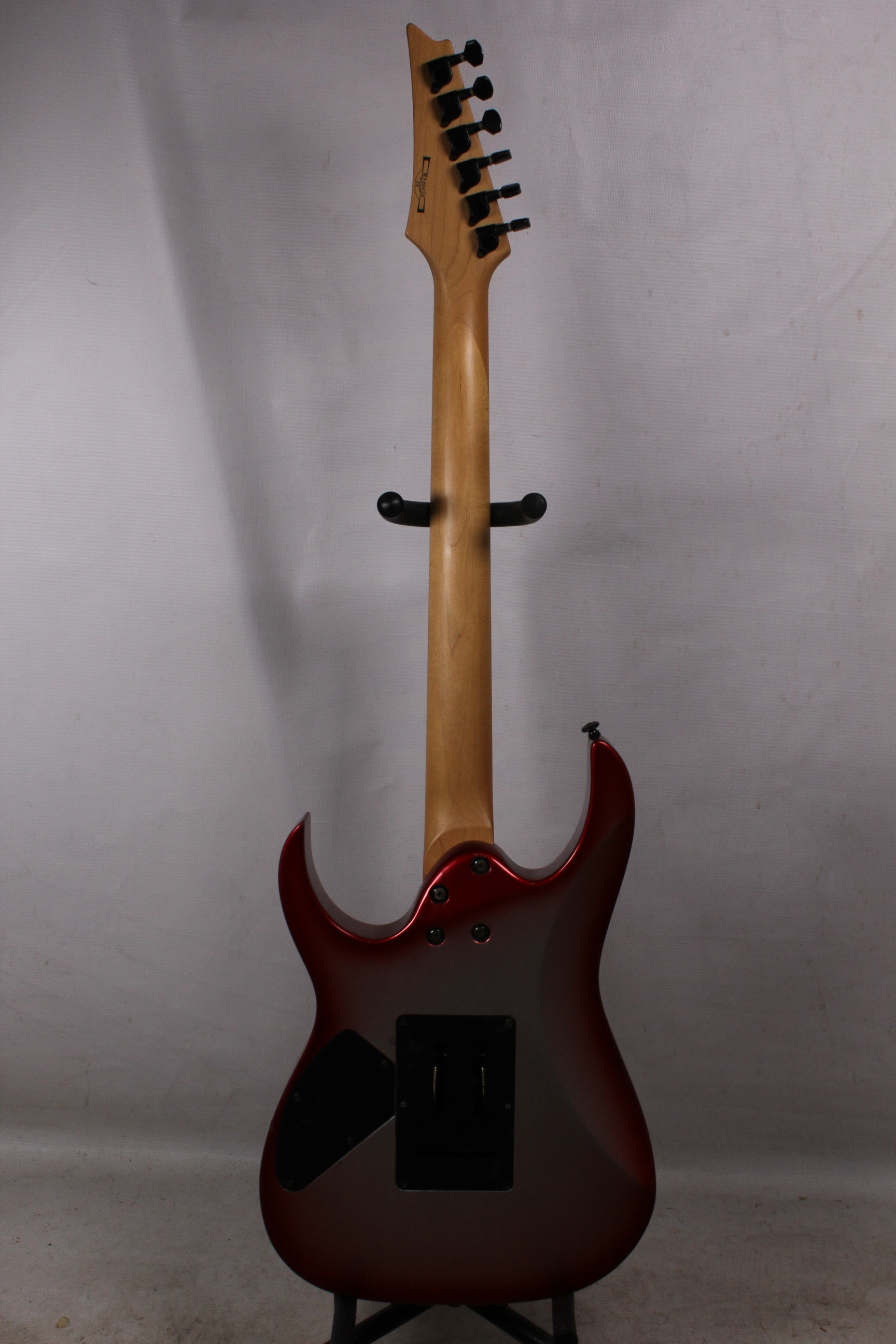 Изображение Ibanez RG Series Korea Superstrat Электрогитара б/у, s/n WY20530, HSH, красно-белый