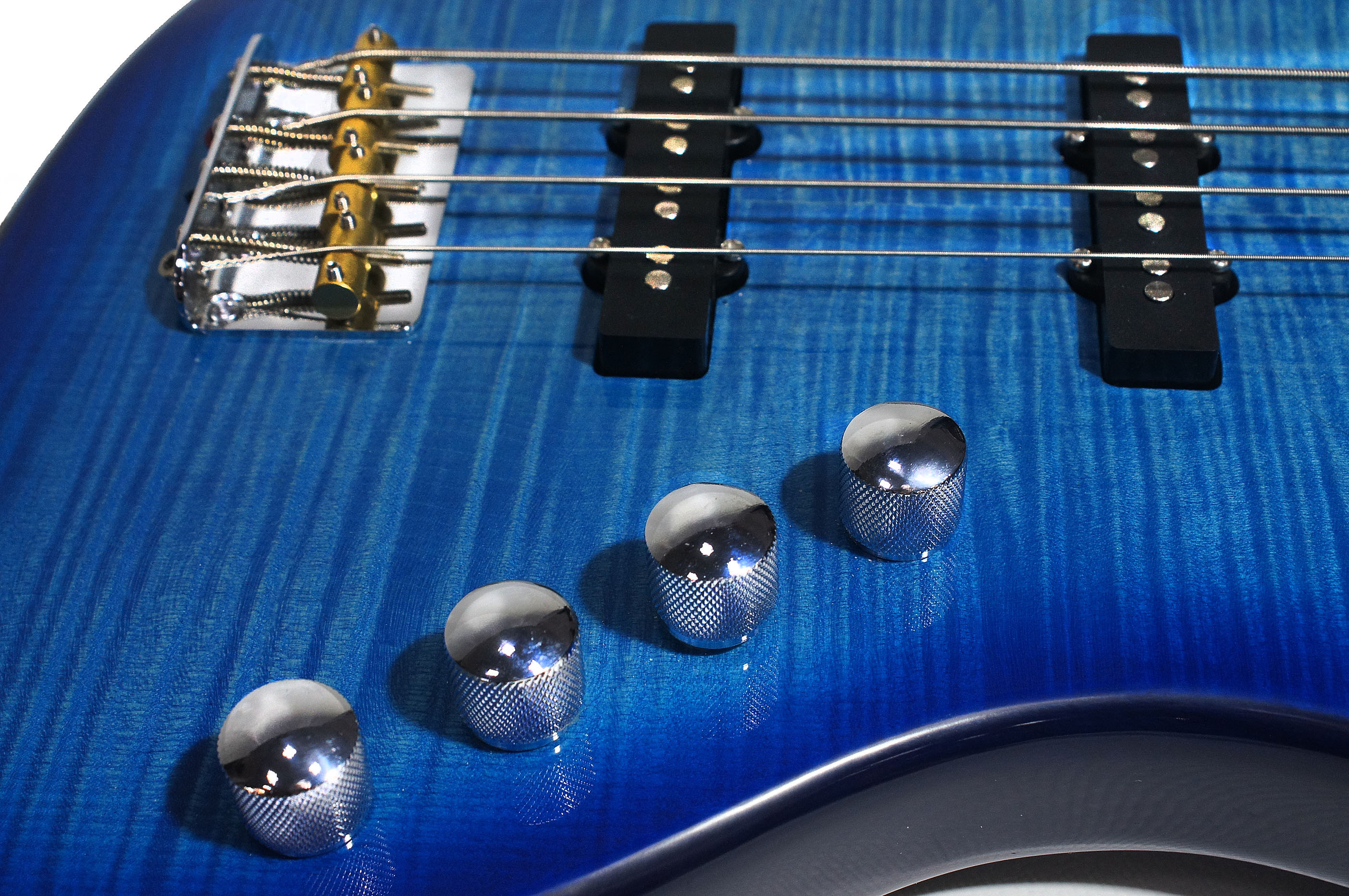 Изображение EARTH JB4 Бас-гитара 4-струнная 