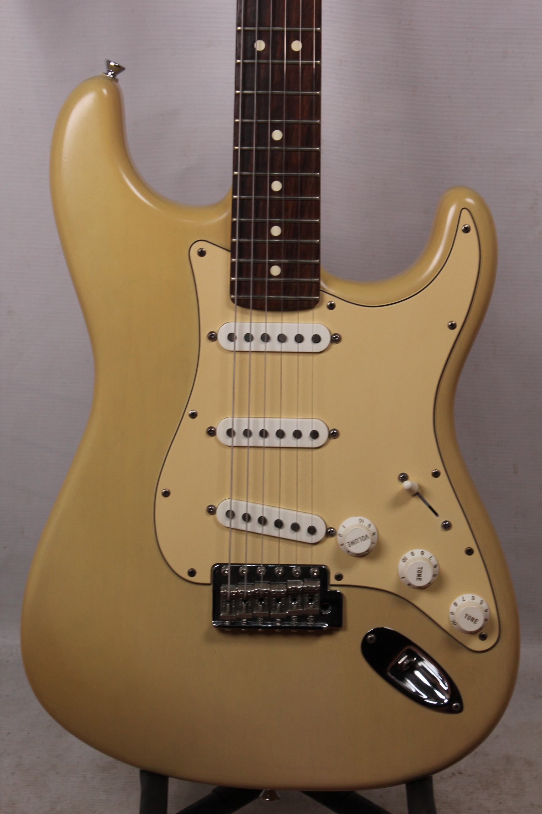 Изображение Fender American Stratocaster Highway One USA 2006 Электрогитара б/у, s/n Z6252932, SSS, винтажный бе