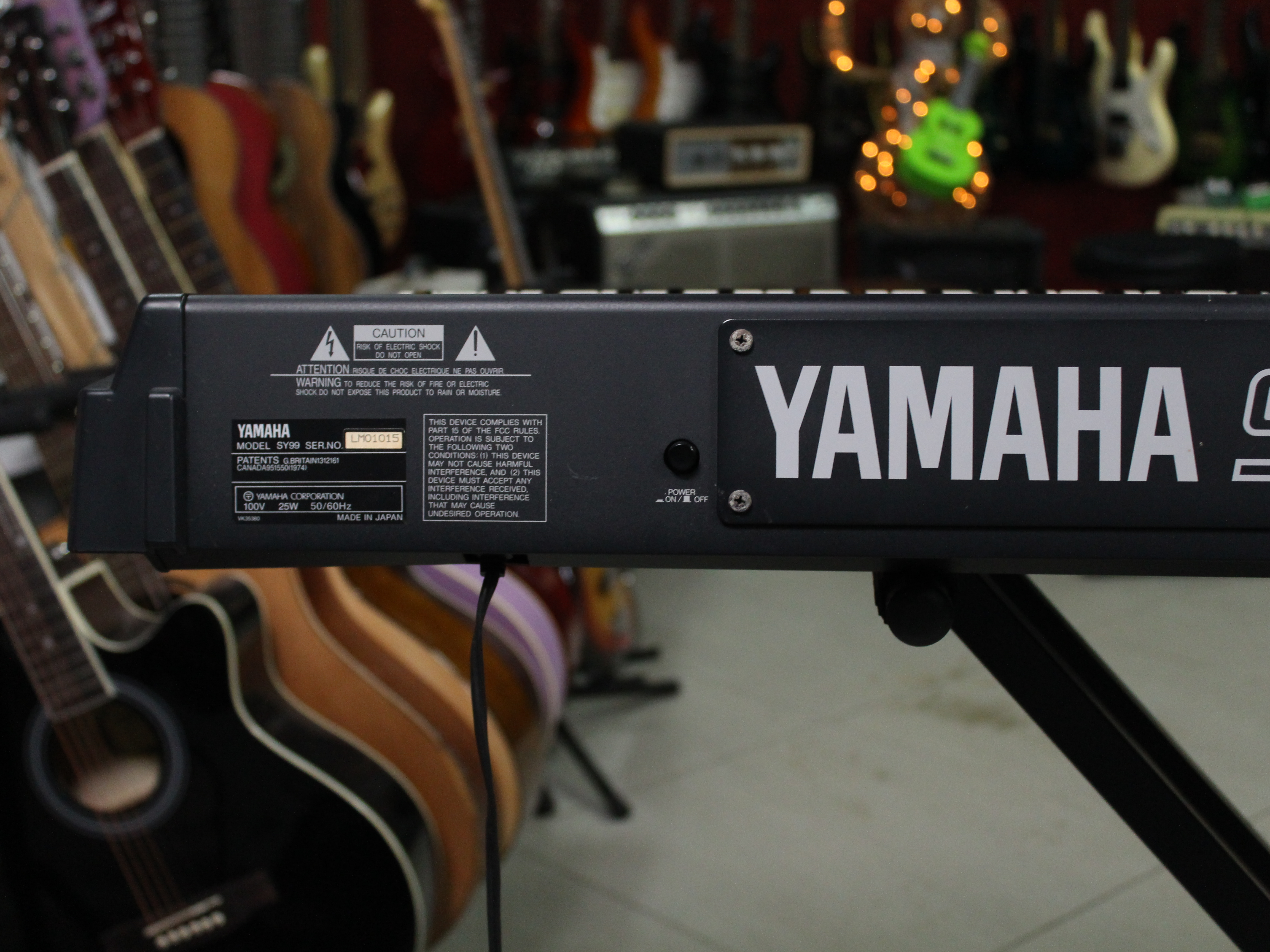 Изображение YAMAHA SY99 синтезатор Б/У, 76 клавиши, механическая клавиатура, питание 100В !!!