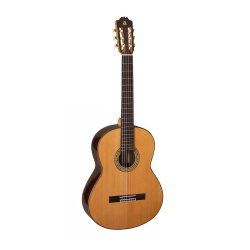 Изображение Admira A10  классическая гитара, массив кедра, обечайка и задняя дека - палисандр
