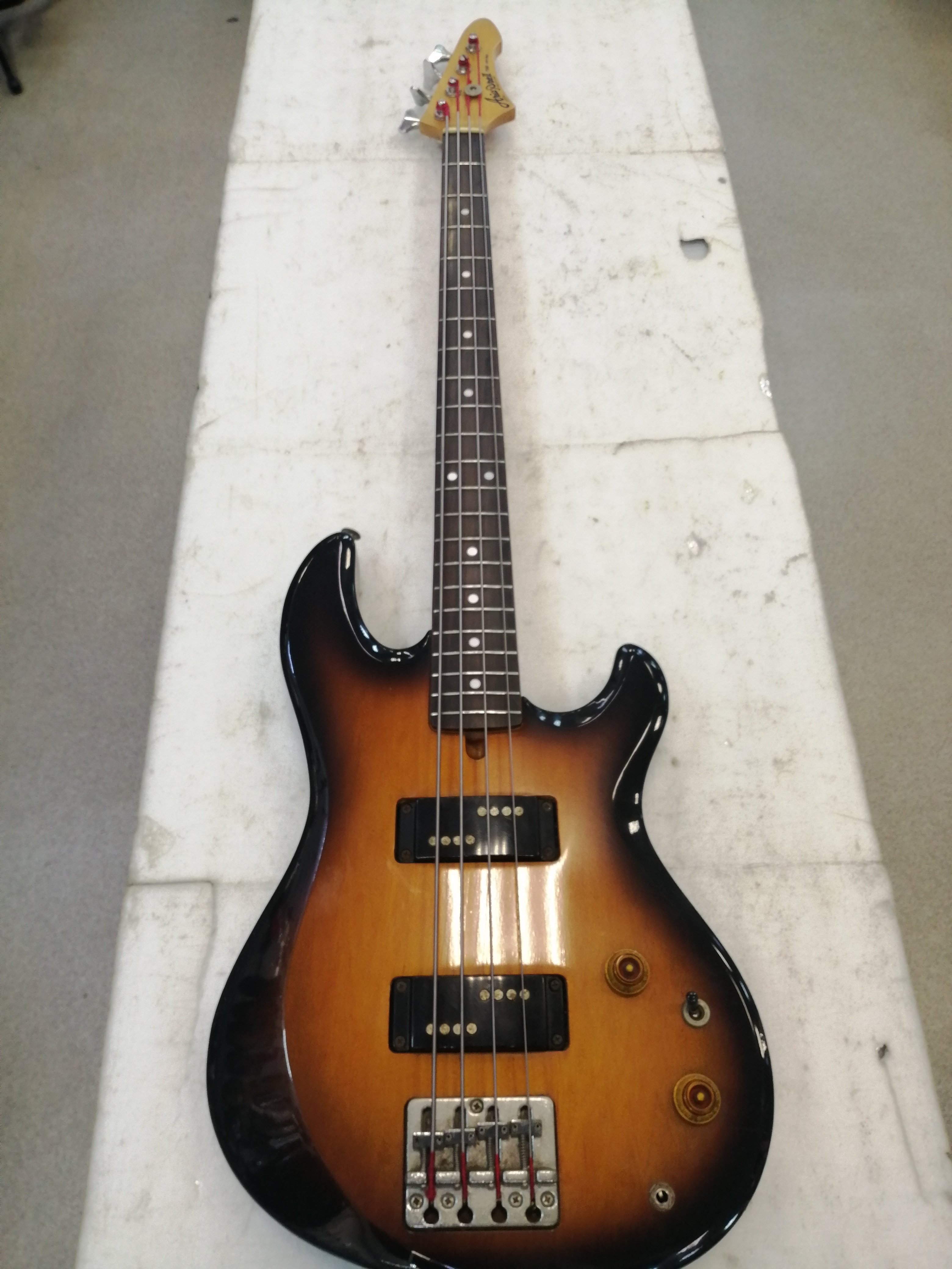Aria Pro II TSB Series Japan Бас-гитара б/у, s/n 3040912, HH, Sunburst Изображение Aria Pro II TSB Series Japan Бас-гитара б/у, s/n 3040912, HH, Sunburst