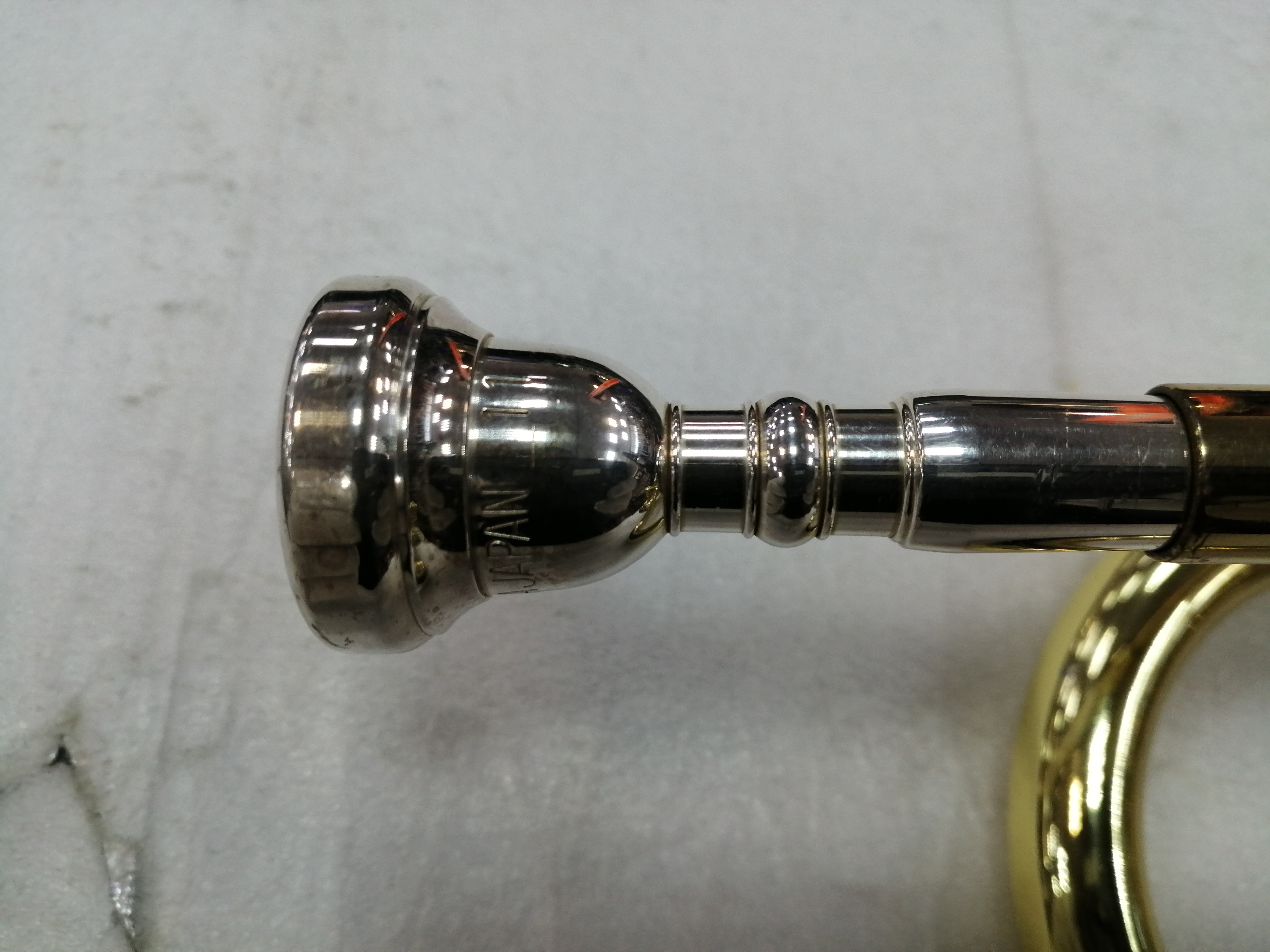 YAMAHA YTR-2321 Труба Б/У,s/n 008059, золотой + чехол, мундштук Изображение YAMAHA YTR-2321 Труба Б/У,s/n 008059, золотой + чехол, мундштук