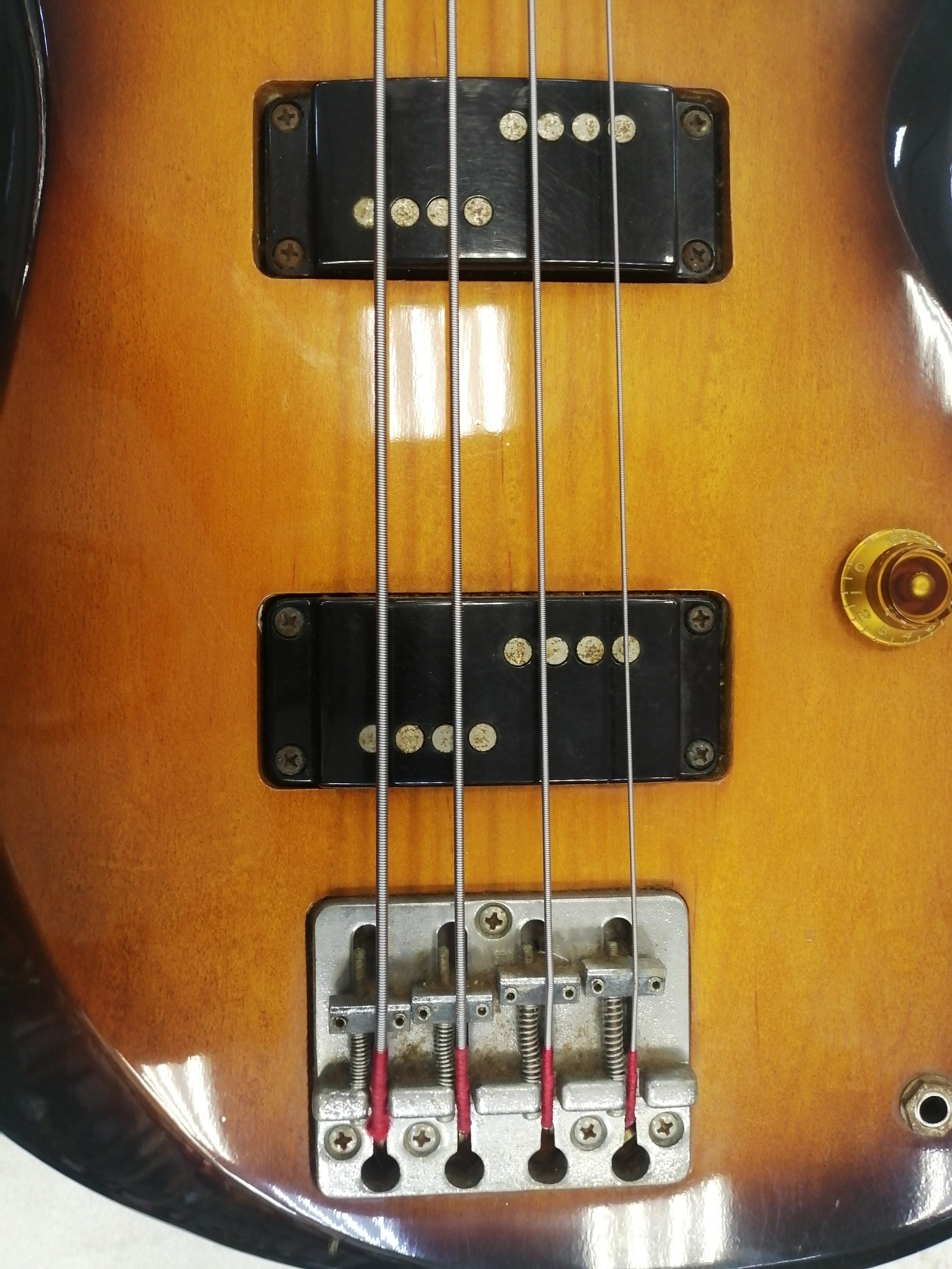 Aria Pro II TSB Series Japan Бас-гитара б/у, s/n 3040912, HH, Sunburst Изображение Aria Pro II TSB Series Japan Бас-гитара б/у, s/n 3040912, HH, Sunburst