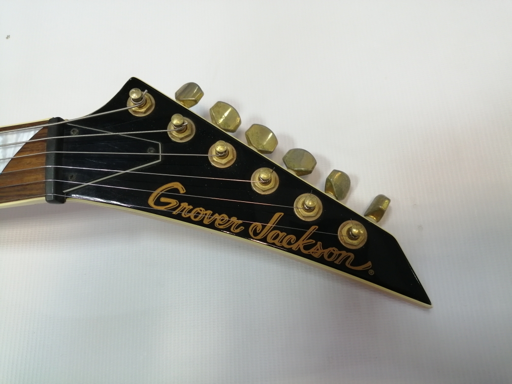 Изображение GROVER JACKSON RR-PS100, черный с золотым узором, стрела, гриф на болтах, сн: J018803 