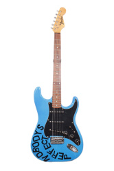 Изображение FreeTone Stratocaster Электрогитара б/у, s/n 9401168, SSS, Синий, Черный пикгард