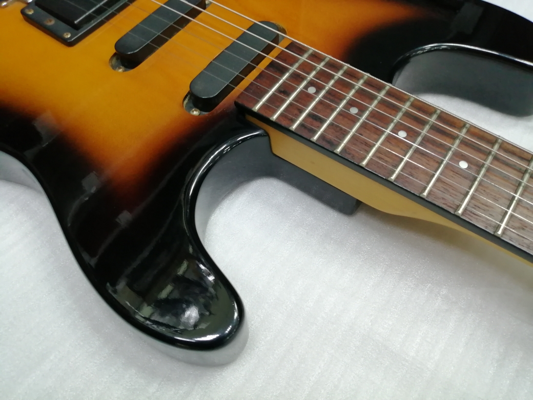 Изображение Mad Axe SSH сделано в Корее санберст 