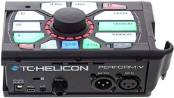 Изображение TC HELICON PERFORM-V вокальный процессор эффектов с креплением на микрофонную стойку.