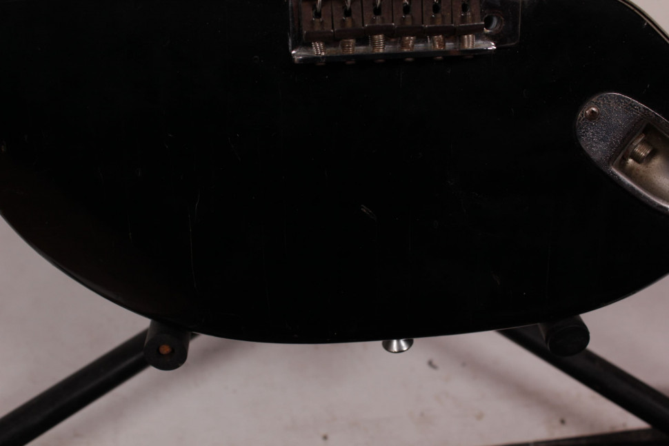 Изображение Gallan Stratocaster Электрогитара Б/У, черный, белый пикгард, SSS, сделан в Японии