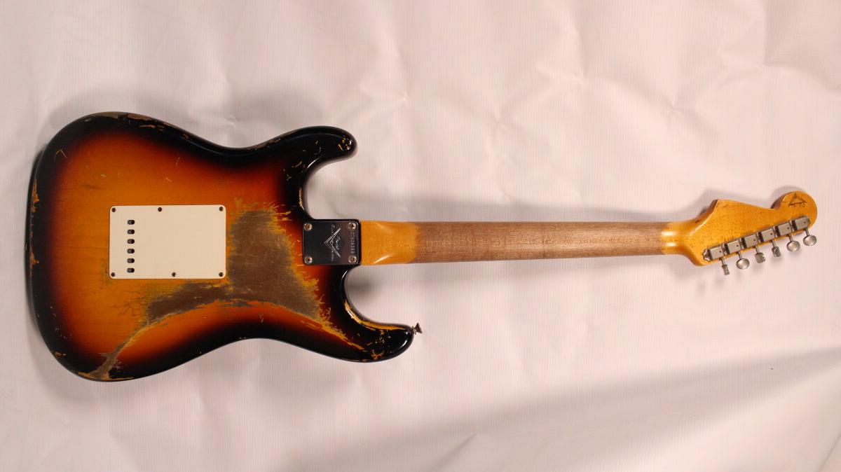 Изображение FENDER Custom Shop Masterbuilt Dale Wilson Stratocaster Relic, s\n: CZ525358, Sunburst