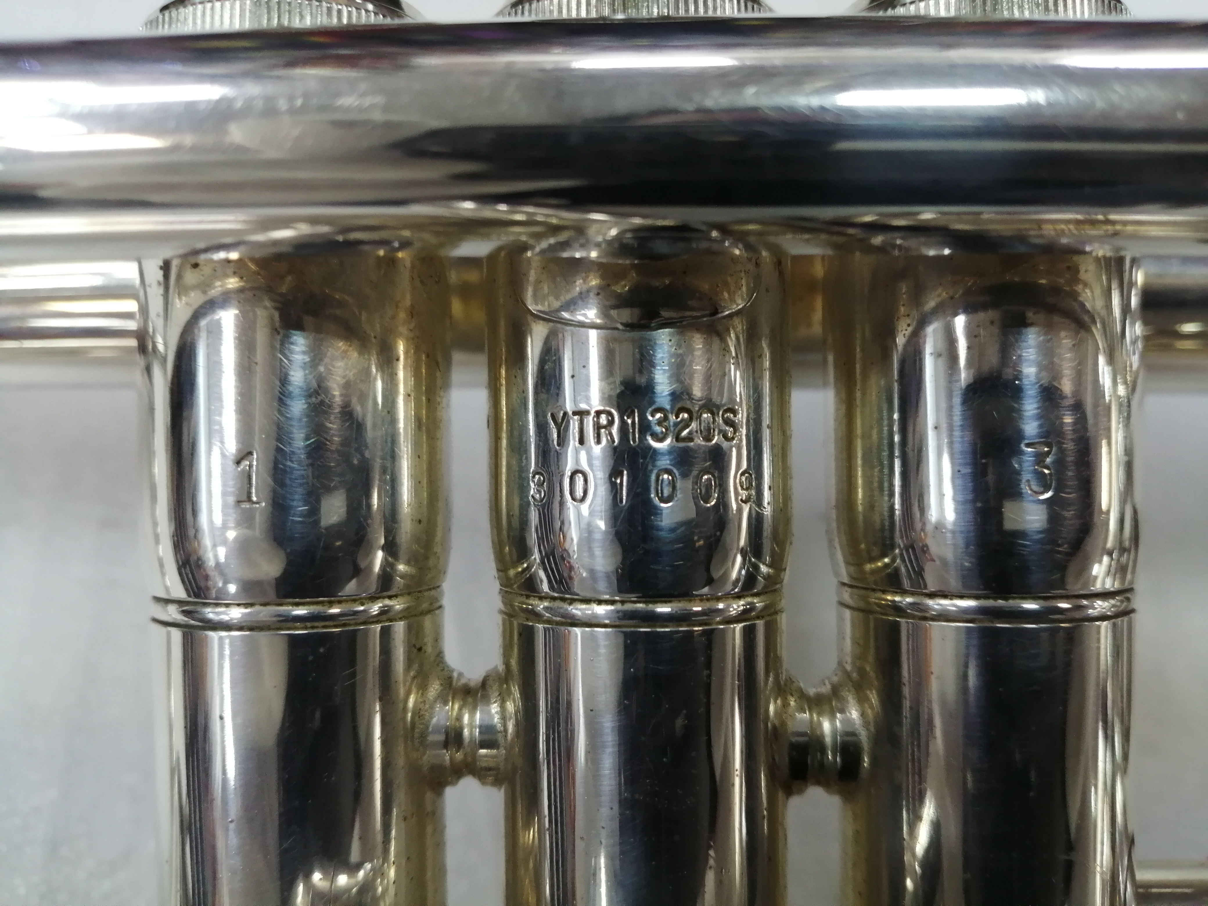 YAMAHA YTR-1320S Труба Б/У, s/n 301009, серебро, + кейс + МУНДШТУК Изображение YAMAHA YTR-1320S Труба Б/У, s/n 301009, серебро, + кейс + МУНДШТУК