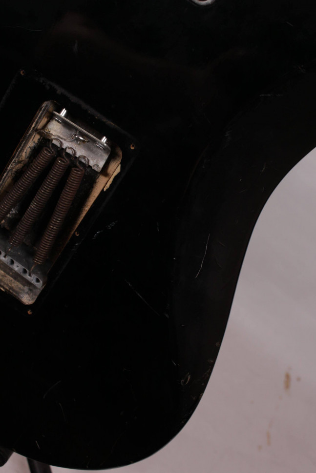 Изображение Gallan Stratocaster Электрогитара Б/У, черный, белый пикгард, SSS, сделан в Японии