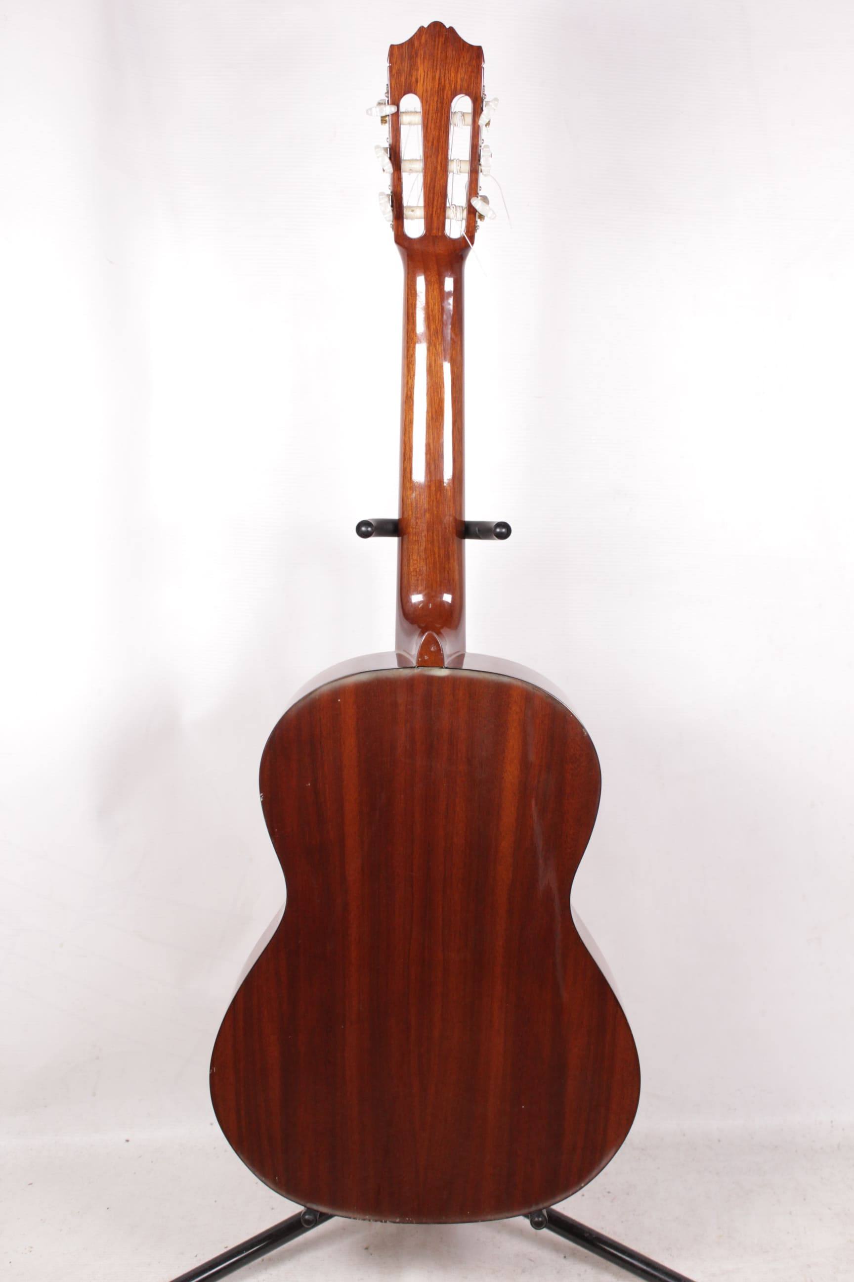 Yamaha CS-220 Taiwan Классическая гитара б/у Изображение Yamaha CS-220 Taiwan Классическая гитара б/у
