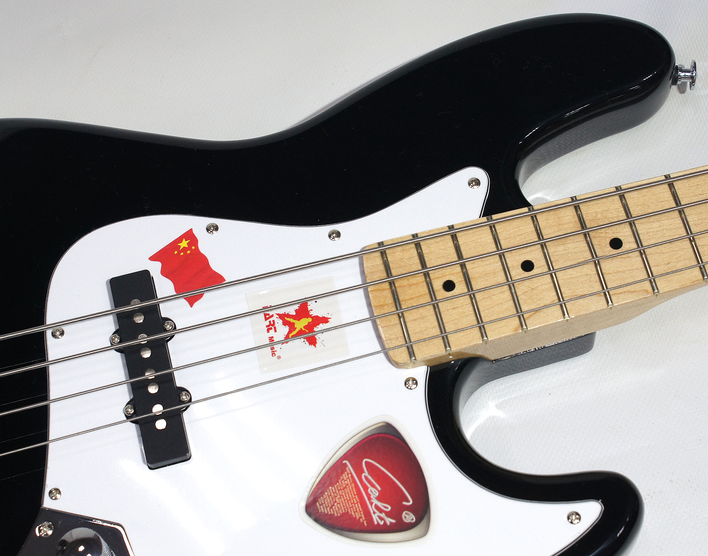 Изображение LACE JB MBL Бас-гитара 4-стр., цвет: голубой металлик