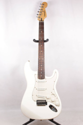 Изображение Busker's Stratocaster Электрогитара б/у, s/n 354472, SSS, Белый, Серый пикгард	