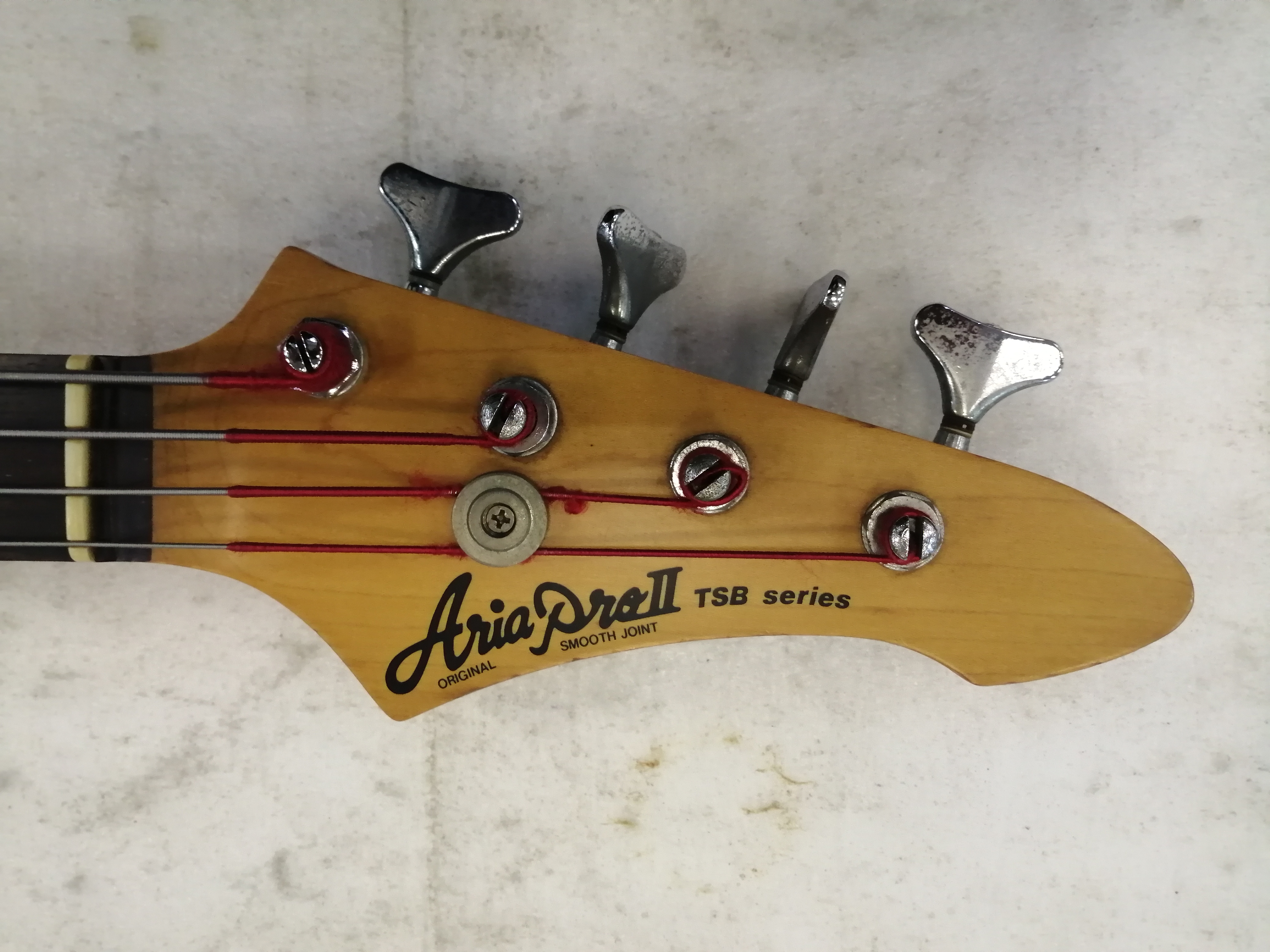 Aria Pro II TSB Series Japan Бас-гитара б/у, s/n 3040912, HH, Sunburst Изображение Aria Pro II TSB Series Japan Бас-гитара б/у, s/n 3040912, HH, Sunburst