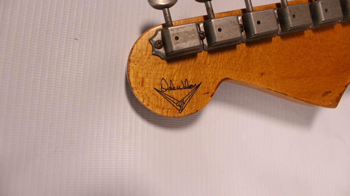 Изображение FENDER Custom Shop Masterbuilt Dale Wilson Stratocaster Relic, s\n: CZ525358, Sunburst