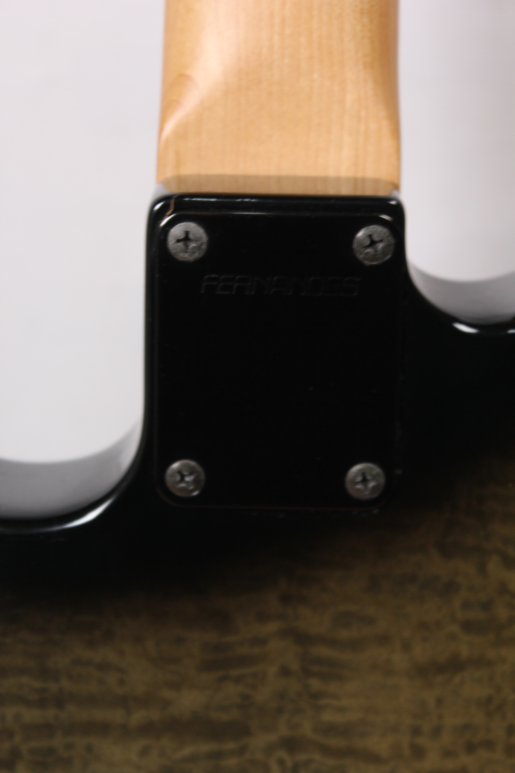 Изображение Fernandes FGZ-400 Superstrat Электрогитара б/у, HSS, зеленый Sunburst, черная фурнитура, колки Gotoh