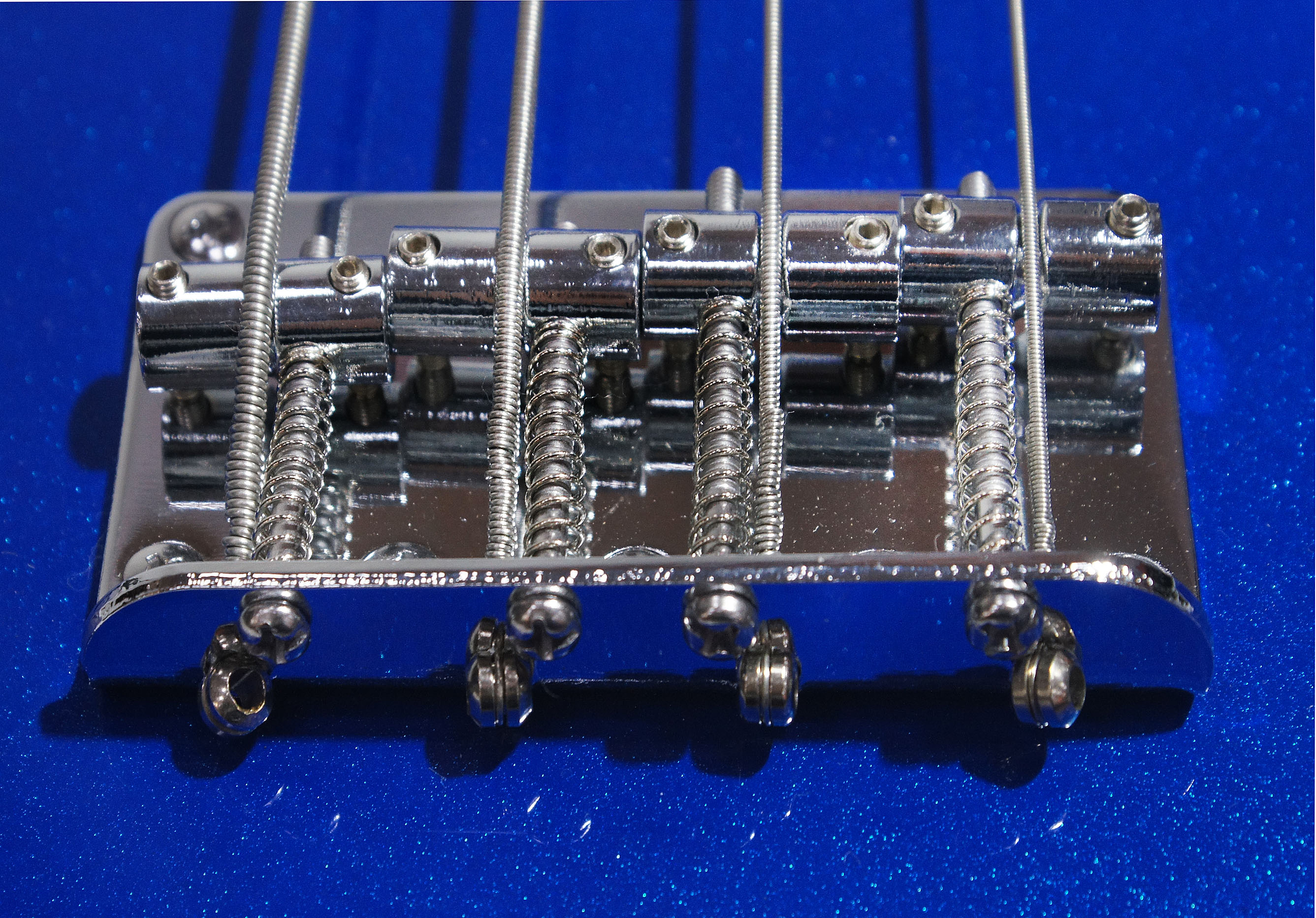 Изображение LACE by EART BL Бас-гитара голубая