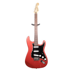 Изображение Fender Stratocaster Электрогитара б/у, s/n US20080366, SSS, красный металлик, черный пикгард, репл