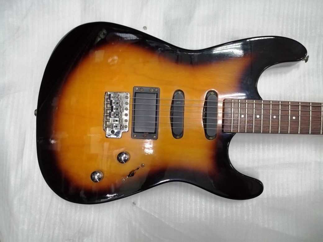 Изображение Mad Axe SSH сделано в Корее санберст 