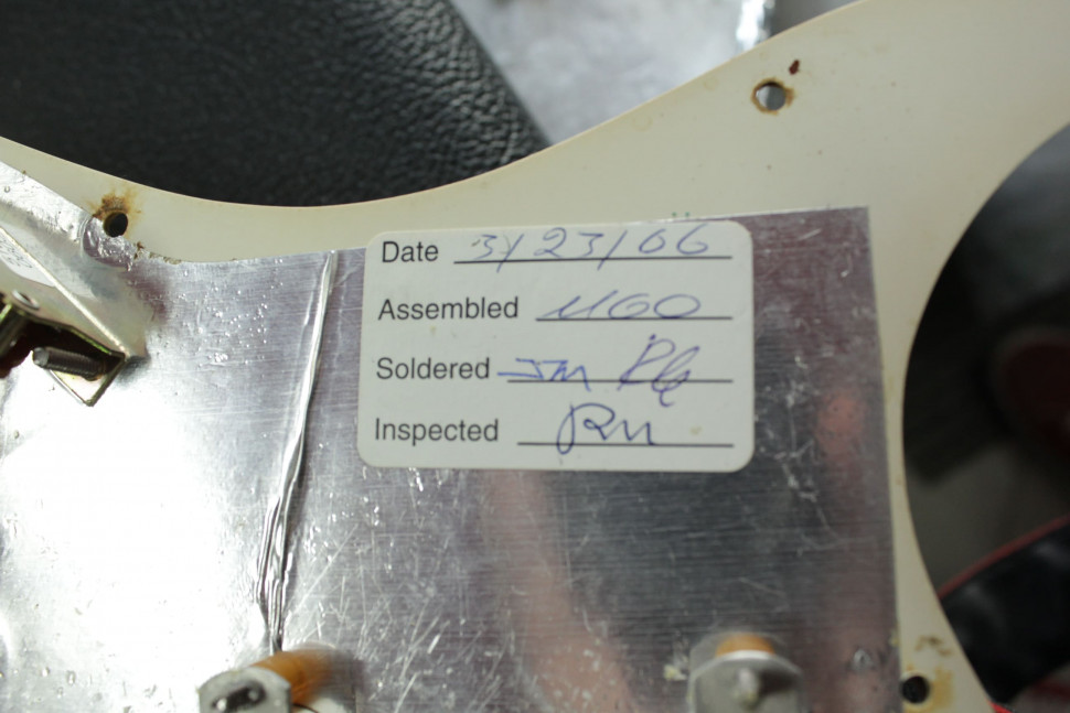 Fender Stratocaster USA Buddy Guy Signature 2006, s/n SZ6000640, SSS, натуральный Изображение Fender Stratocaster USA Buddy Guy Signature 2006, s/n SZ6000640, SSS, натуральный