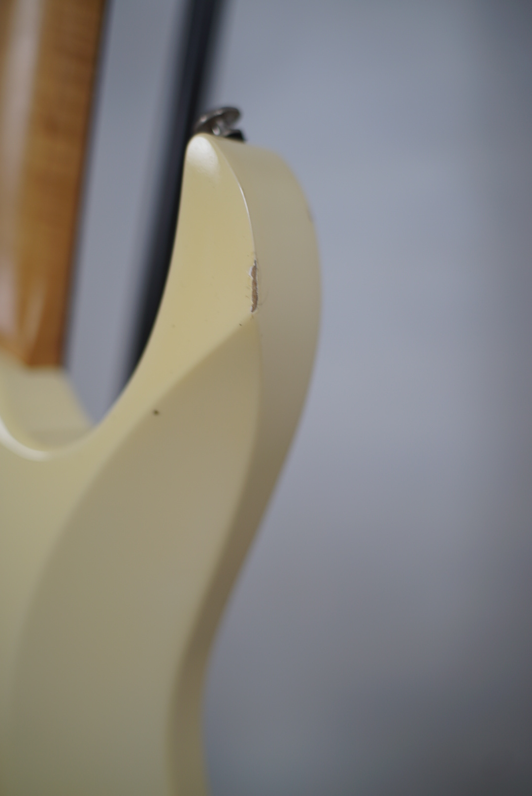 Изображение Ibanez PGM30 Superstrat Электрогитара б/у, s/n F9936755, HSH, винтажный белый, эфы