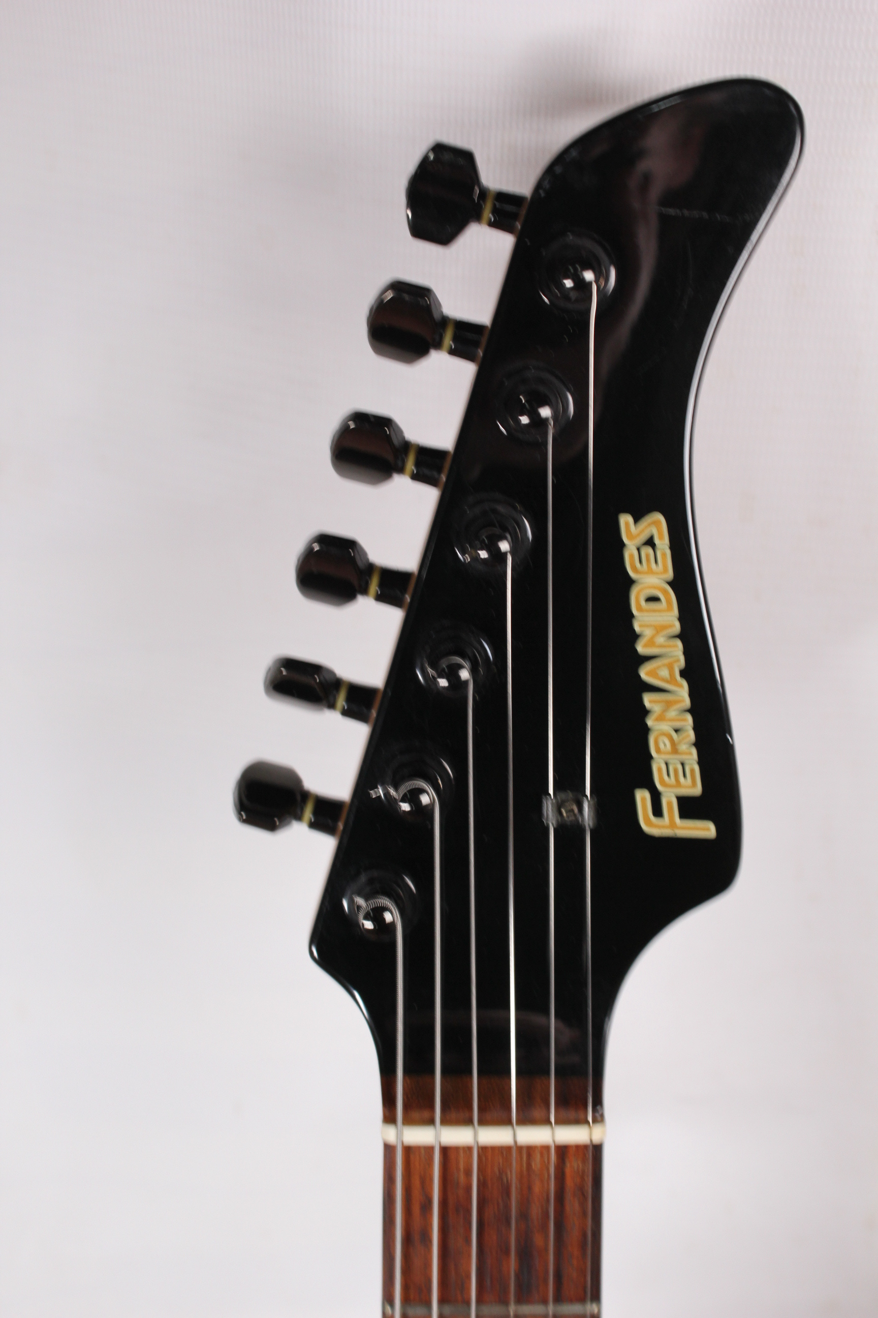 Изображение Fernandes FGZ-400 Superstrat Электрогитара б/у, HSS, зеленый Sunburst, черная фурнитура, колки Gotoh