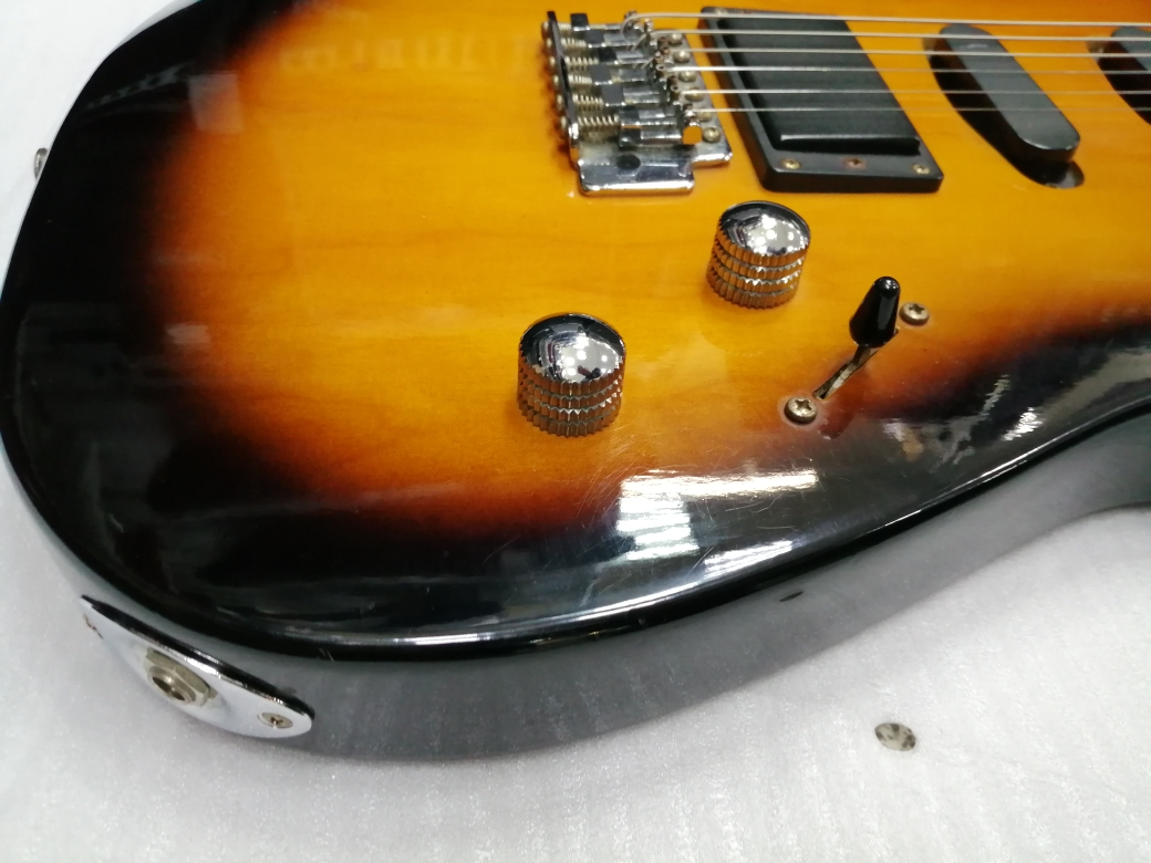 Изображение Mad Axe SSH сделано в Корее санберст 