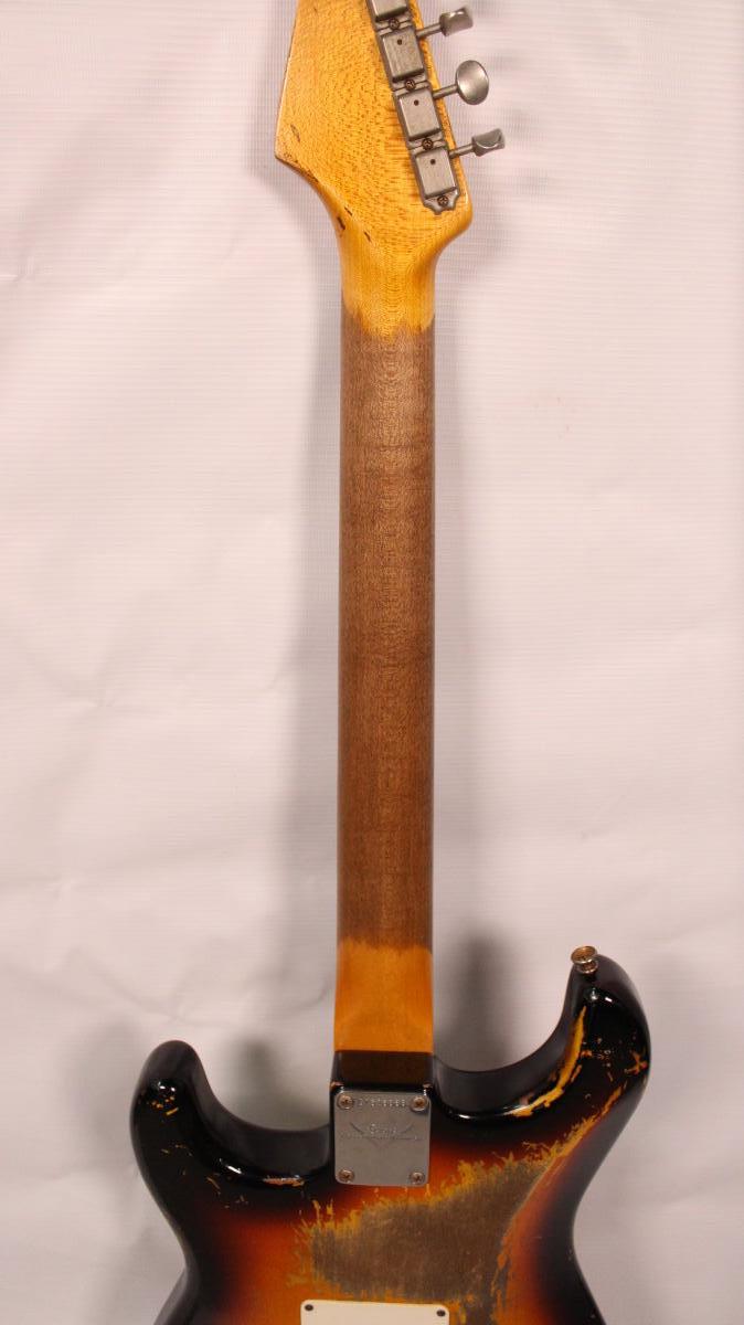 Изображение FENDER Custom Shop Masterbuilt Dale Wilson Stratocaster Relic, s\n: CZ525358, Sunburst