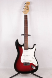 Изображение Legend Stratocaster Электрогитара б/у, s/n 6111200282, SSS, Redburst, Белый пикгард