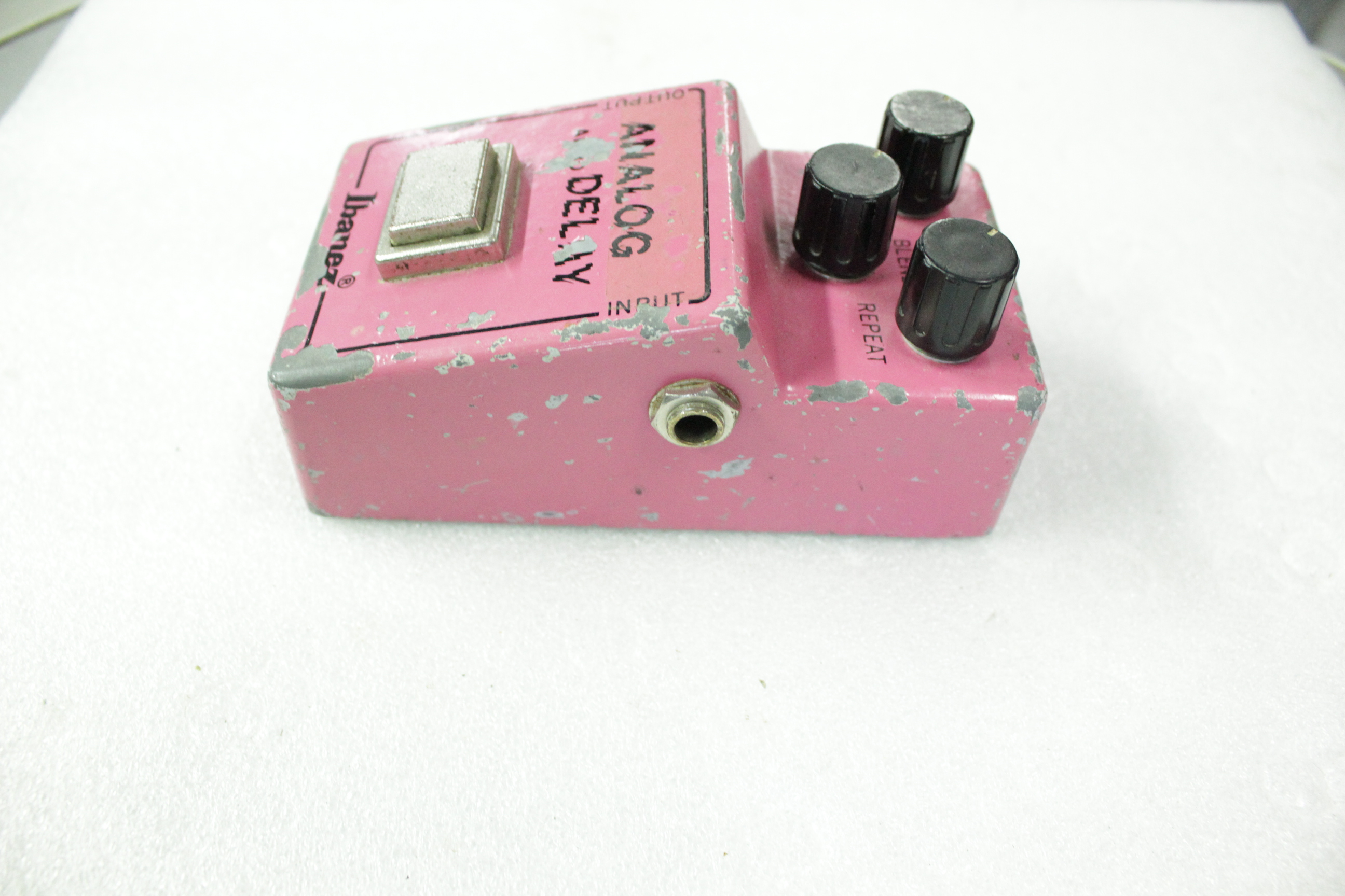 Изображение Ibanez AD-80 Analog Delay Japan Педаль гитарная б/у, Дилей, Розовый 