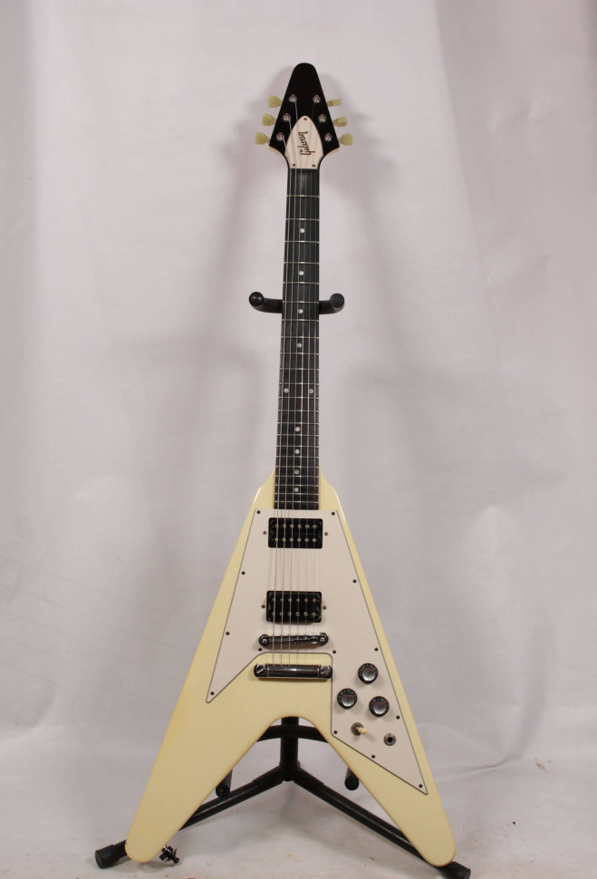 Изображение Gibson Flying V 67' Reissue USA 2004 Электрогитара б/у, s/n 02894668, HH, Classic White + ЧЕХОЛ