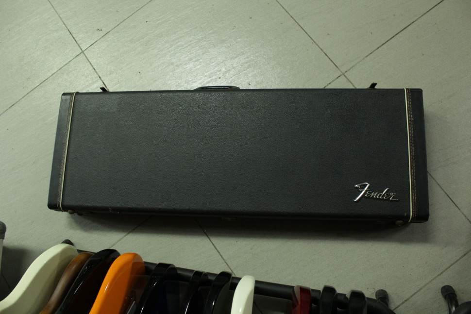 Изображение Fender Stratocaster USA 1978 Refinish, s/n S892420, SSS, Черный матовый, Черный пикгард + Кейс