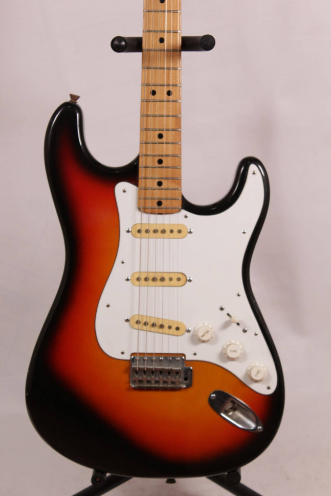 Изображение Fresher Straighter Stratocaster Japan, SSS, sunburst, белый пикгард