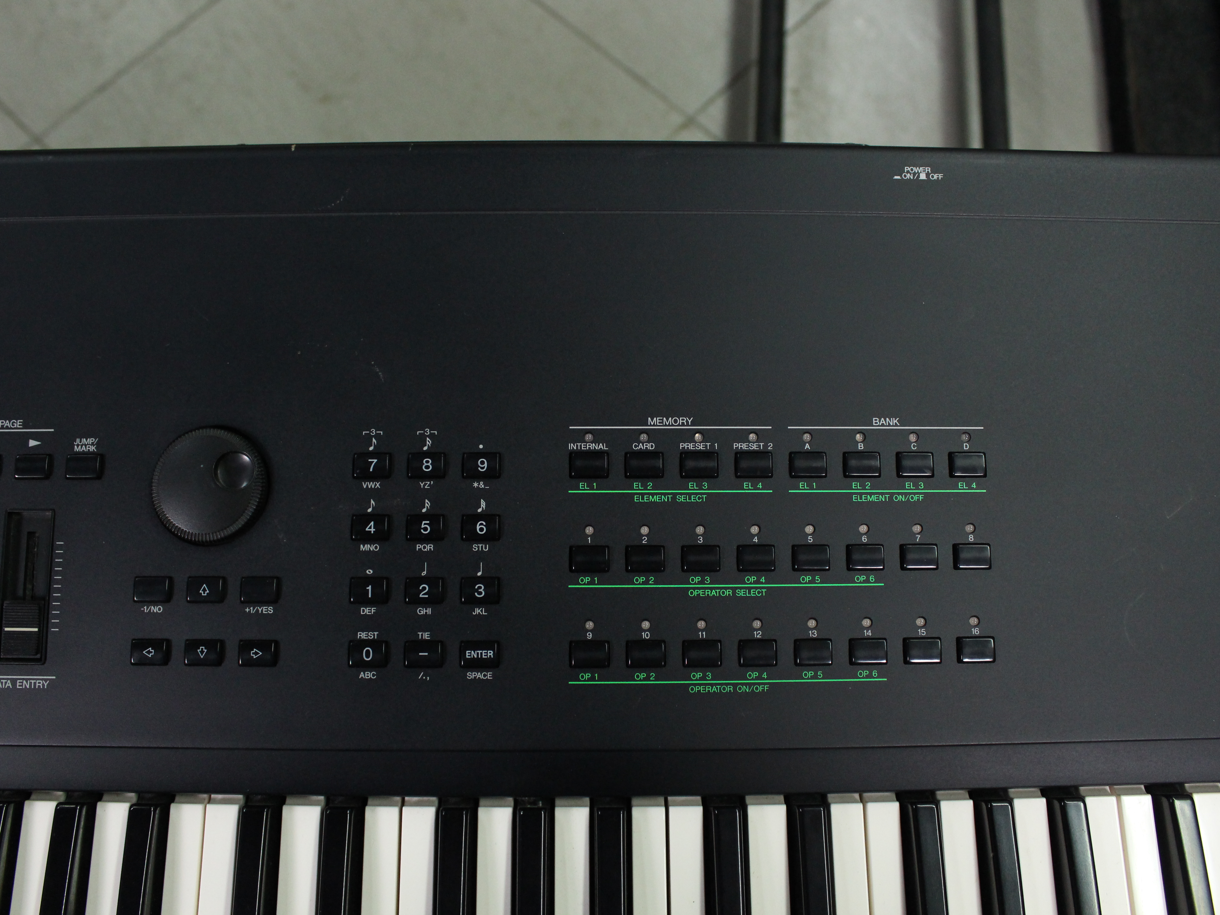 Изображение YAMAHA SY99 синтезатор Б/У, 76 клавиши, механическая клавиатура, питание 100В !!!