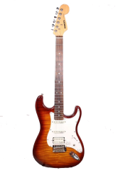 Изображение Busker's Stratocaster BST-2H Электрогитара б/у, s/n I141347, HSS, Autumn Burst Волнистый Клен, Белый