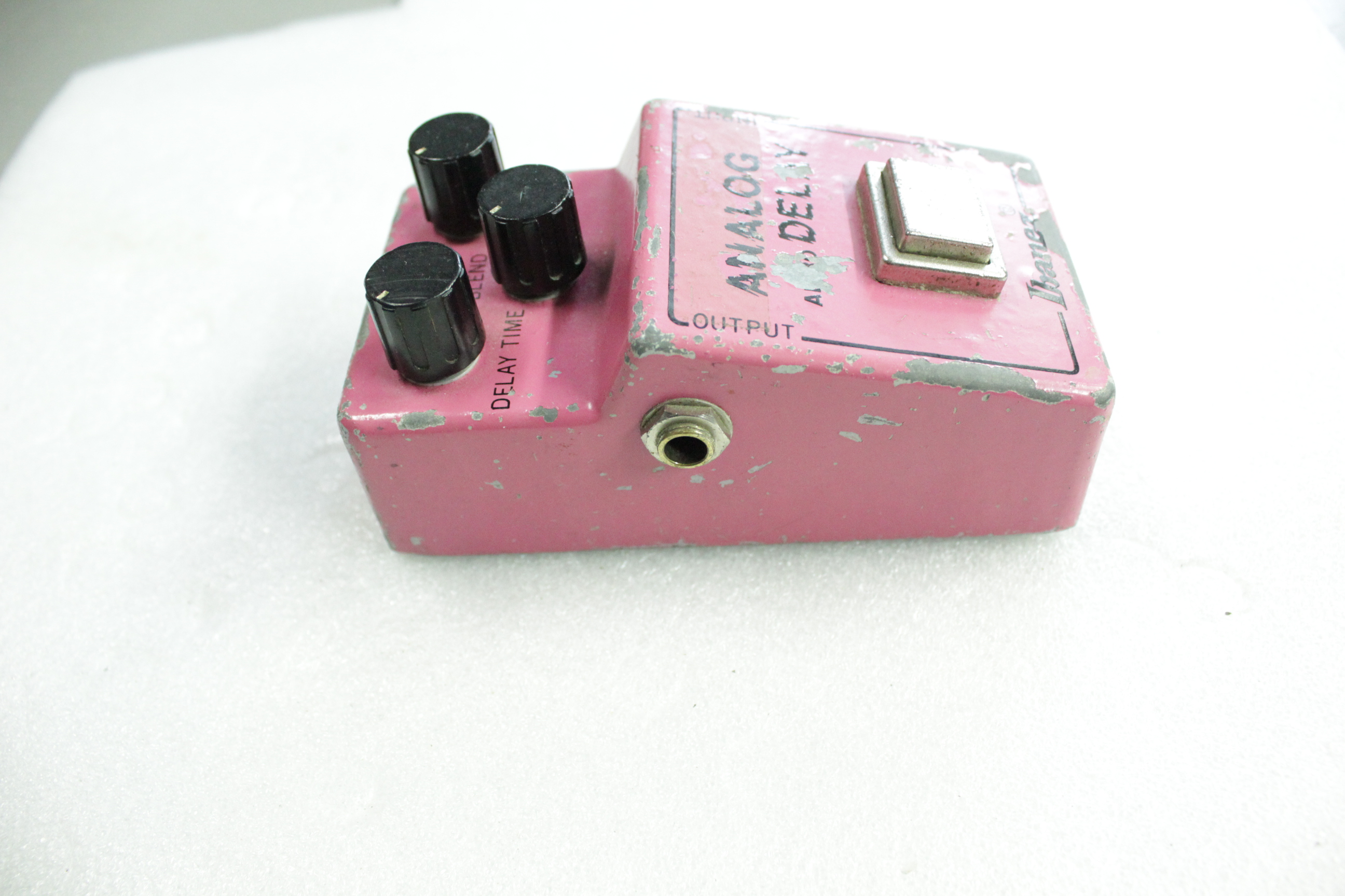 Изображение Ibanez AD-80 Analog Delay Japan Педаль гитарная б/у, Дилей, Розовый 